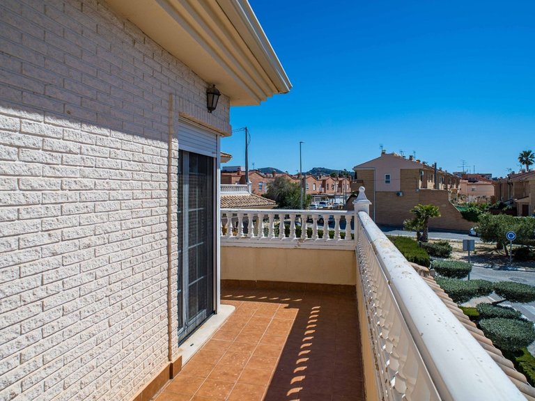 Villa for Sale in Elda, Alicante 49