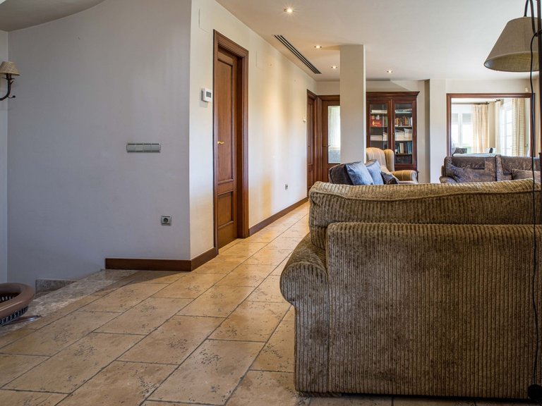 Villa for Sale in Elda, Alicante 29