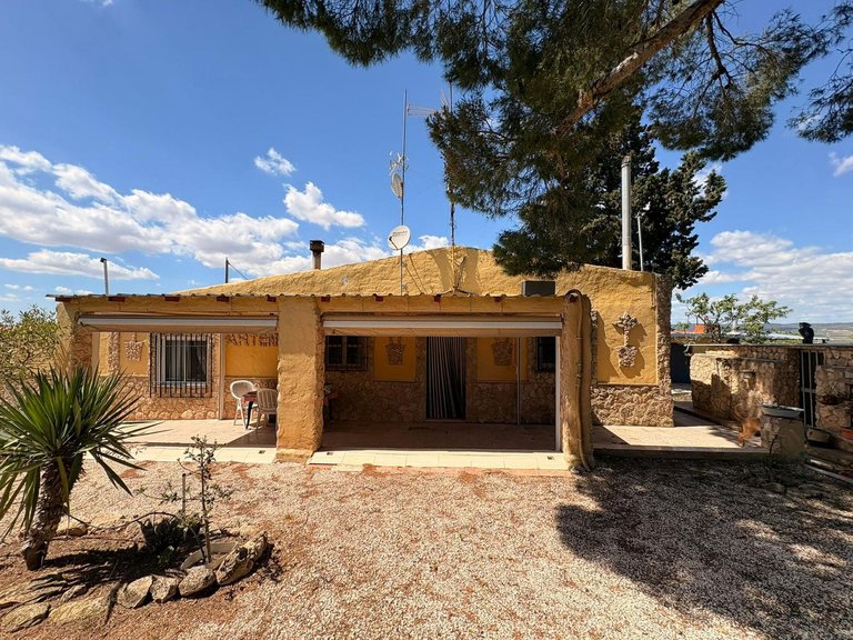 Villa for Sale in Yecla, Murcia 1