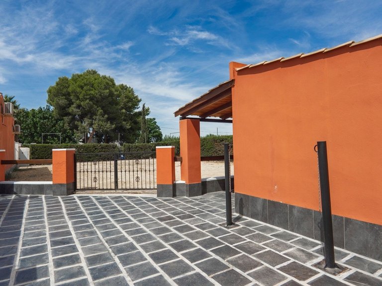 Villa for Sale in Heredades, Alicante 18