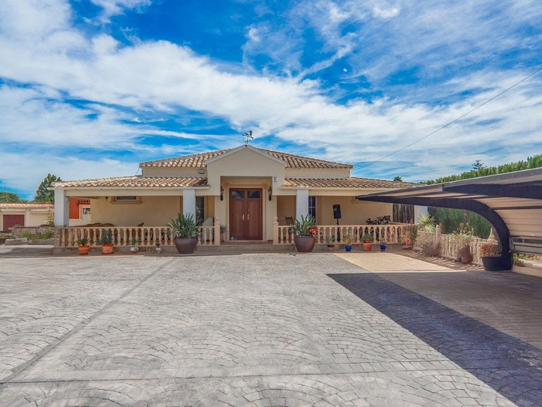 Villa for Sale in Heredades, Alicante 6