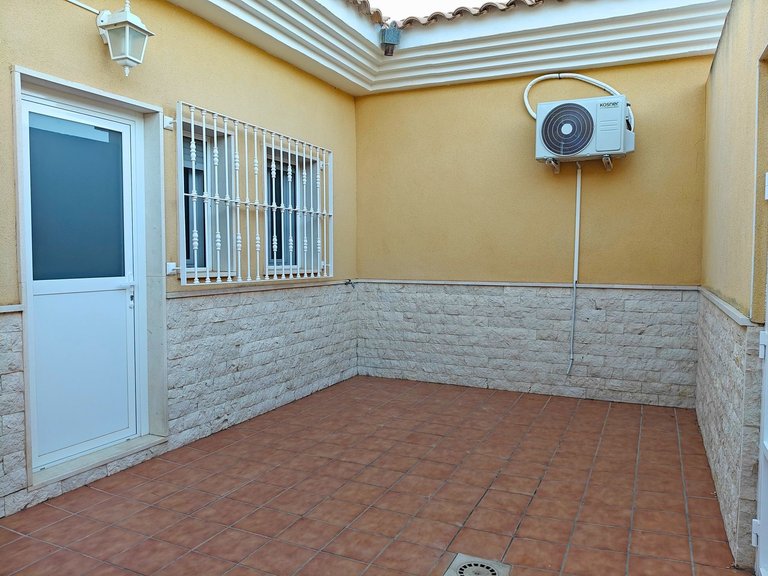 Villa for Sale in Petrer, Alicante 37
