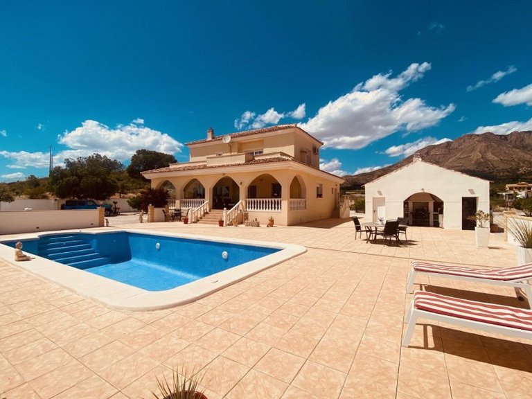 Villa for Sale in Macisvenda, Murcia 3