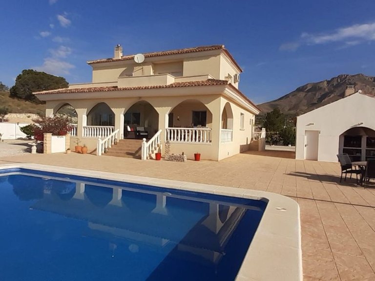 Villa for Sale in Macisvenda, Murcia 1