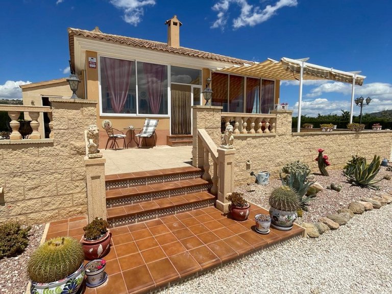 Villa for Sale in Pinoso, Alicante 3
