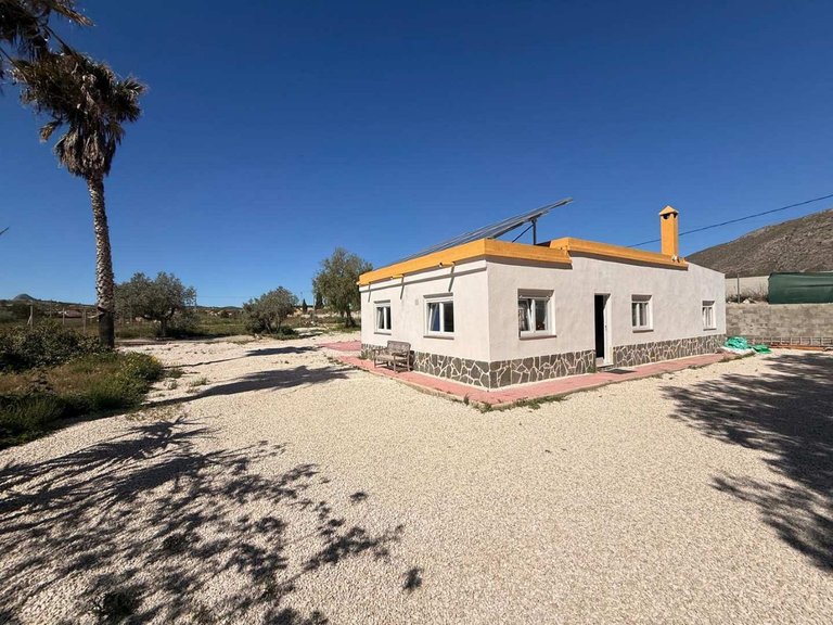 Villa for Sale in Hondon De Los Frailes, Alicante 1