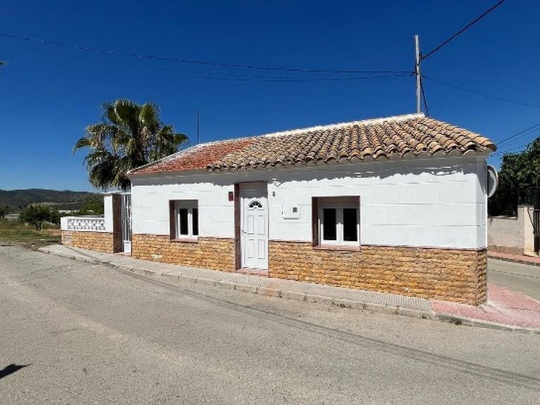 Town House for Sale in Alguena, Alicante 1