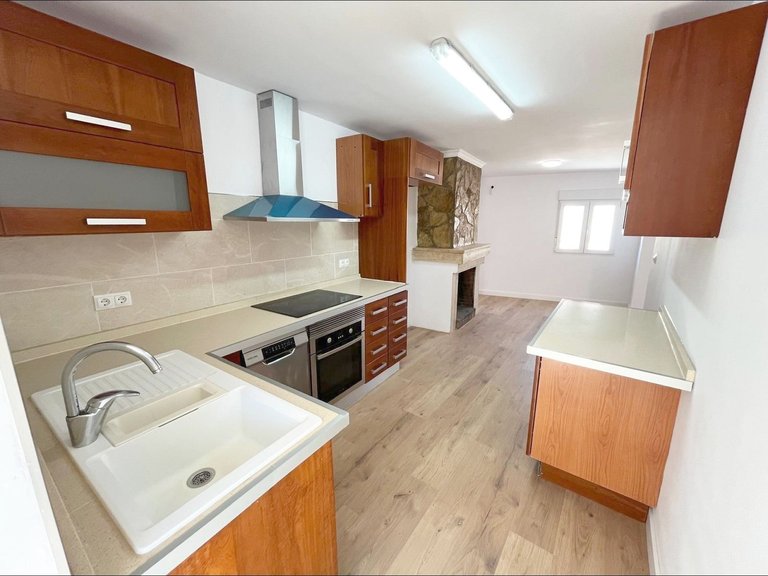 Town House for Sale in Alguena, Alicante 10