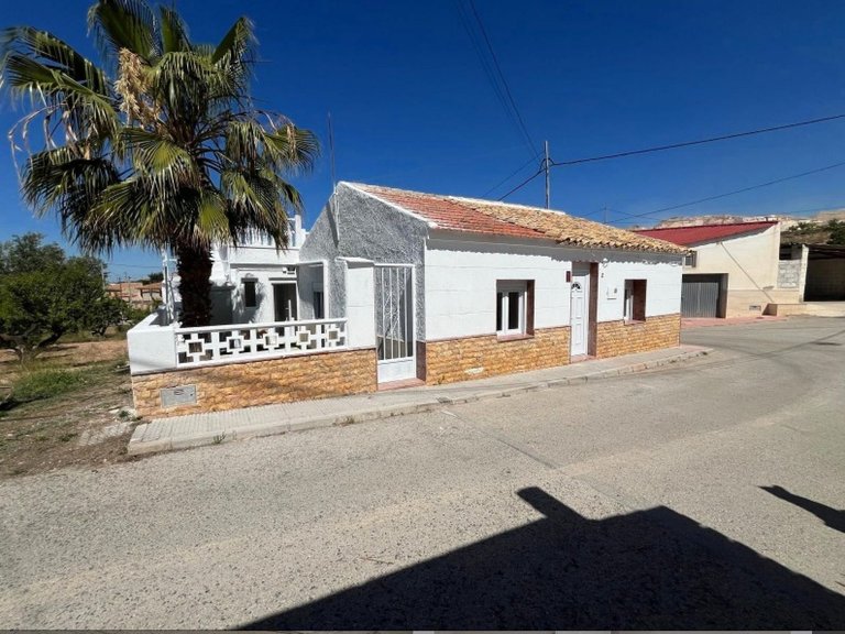 Town House for Sale in Alguena, Alicante 2