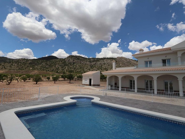 Villa for Sale in Inland Pinoso, Alicante 39