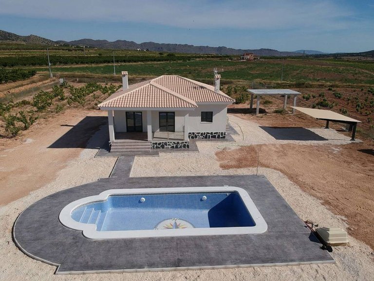 Villa for Sale in Inland Pinoso, Alicante 2