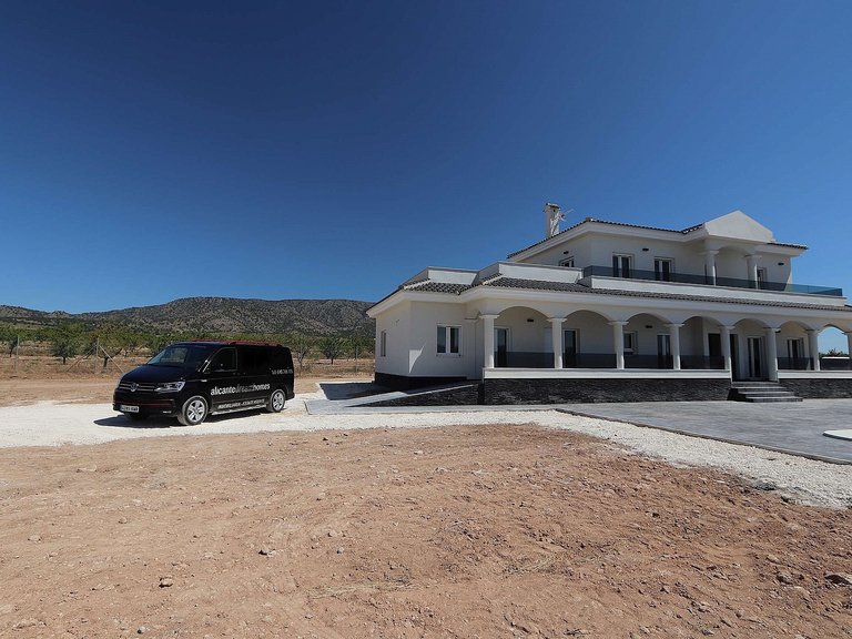 Villa for Sale in Inland Pinoso, Alicante 7