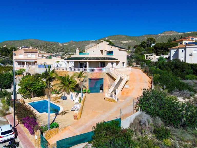 Villa for Sale in El Campello, Alicante 2