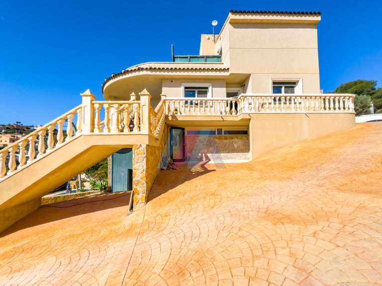 Villa for Sale in El Campello, Alicante 48