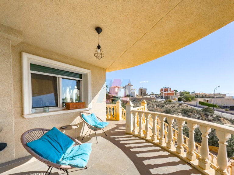 Villa for Sale in El Campello, Alicante 9