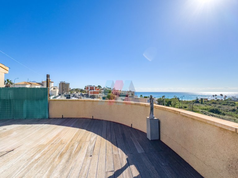 Villa for Sale in El Campello, Alicante 40