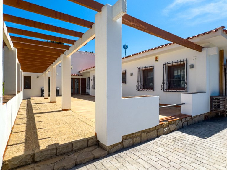 Villa for Sale in Alfas Del Pi, Alicante 16