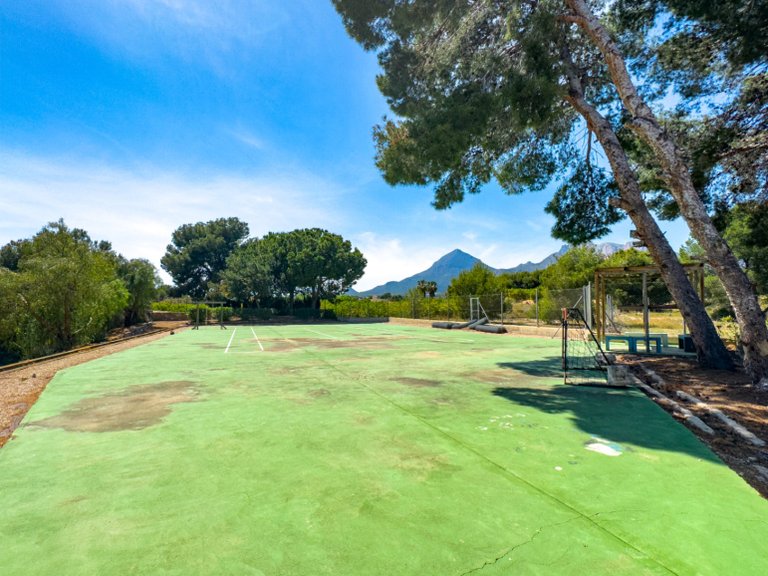 Villa for Sale in Alfas Del Pi, Alicante 44