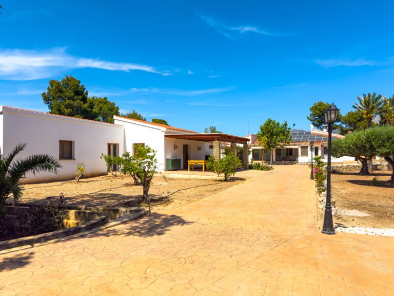 Villa for Sale in Alfas Del Pi, Alicante 25