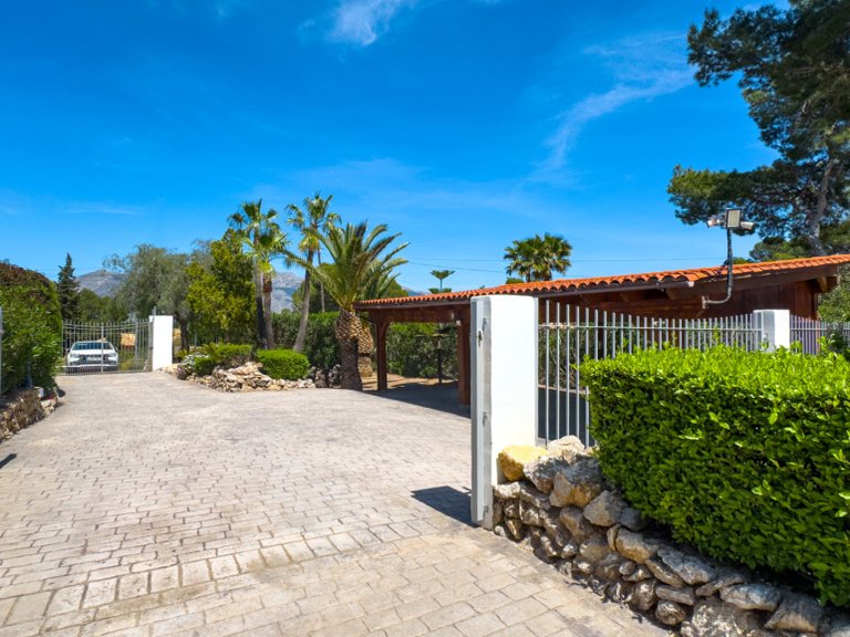 Villa for Sale in Alfas Del Pi, Alicante 14