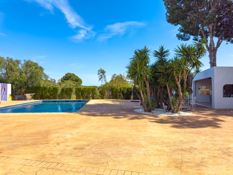 Villa for Sale in Alfas Del Pi, Alicante 40
