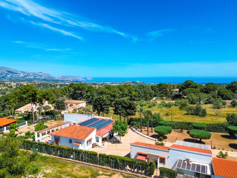 Villa for Sale in Alfas Del Pi, Alicante 9