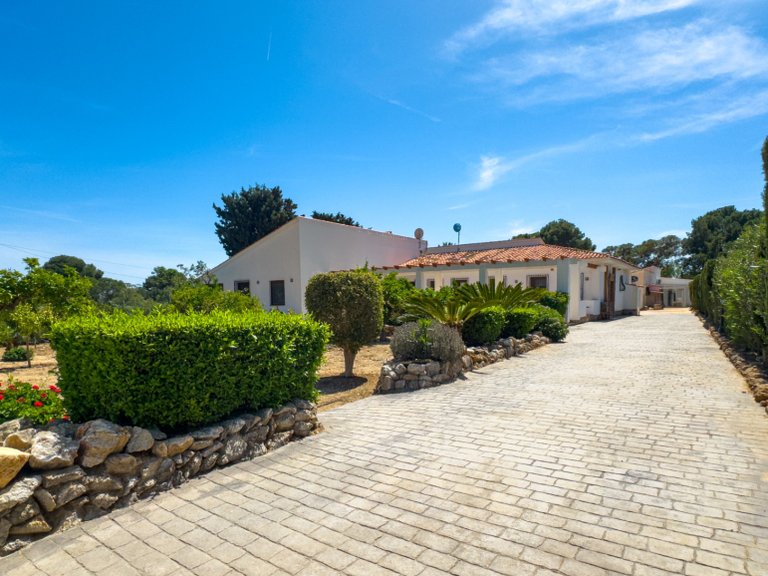 Villa for Sale in Alfas Del Pi, Alicante 15