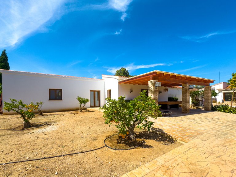 Villa for Sale in Alfas Del Pi, Alicante 24