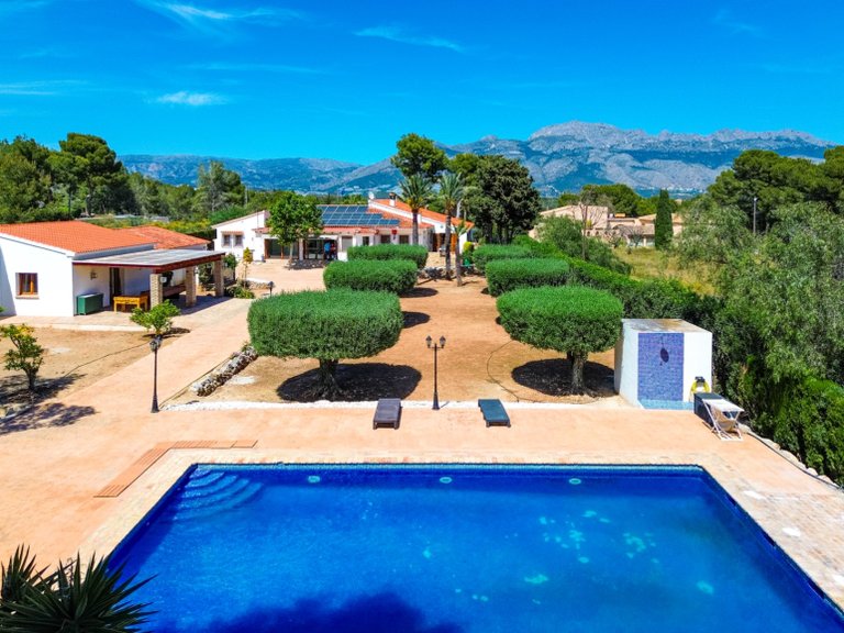 Villa for Sale in Alfas Del Pi, Alicante 28