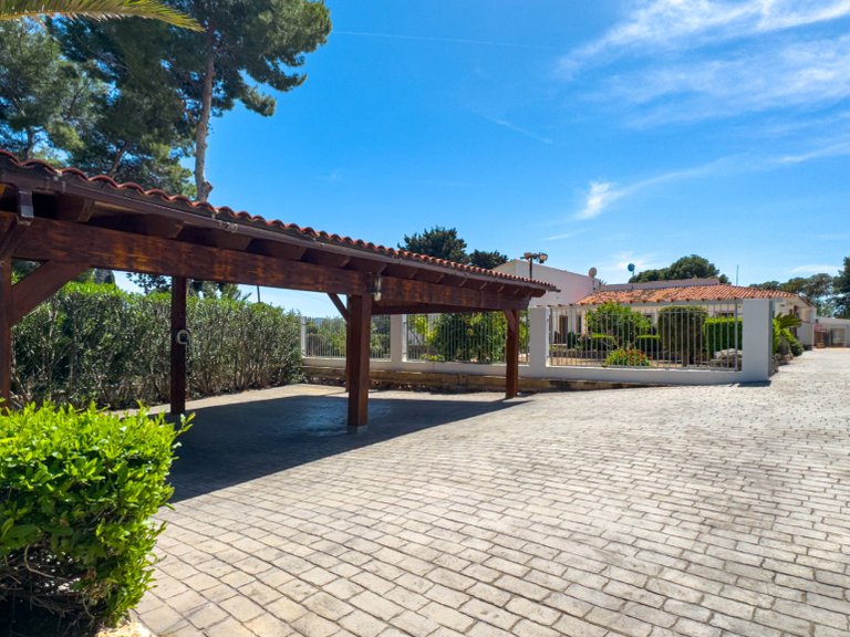 Villa for Sale in Alfas Del Pi, Alicante 12