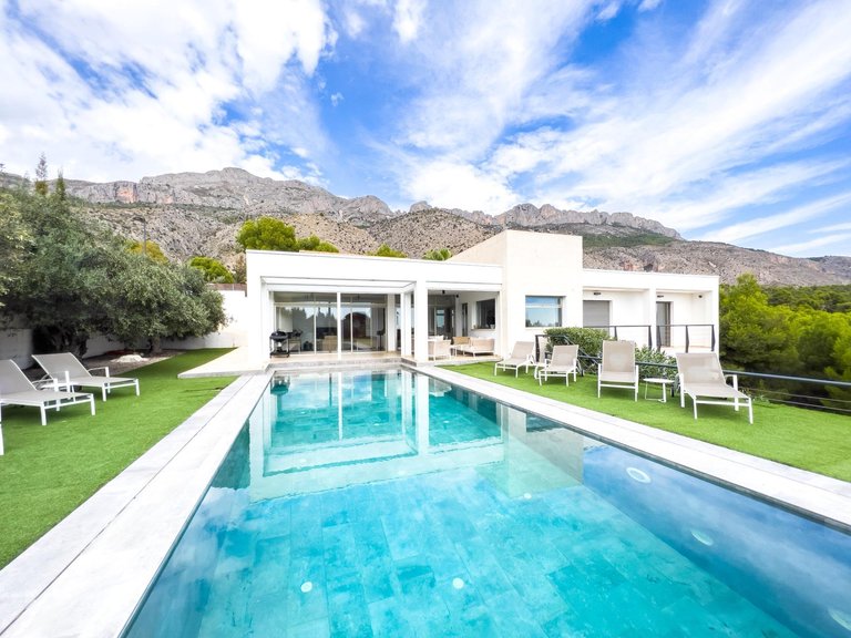 Villa for Sale in Altea, Alicante 1