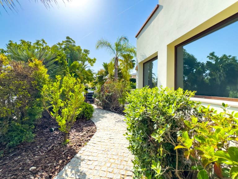 Villa for Sale in Albir, Alicante 7