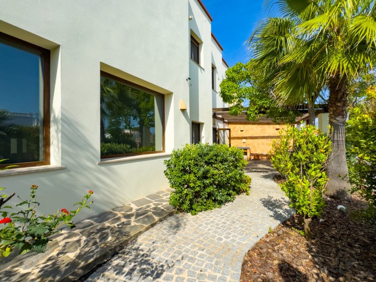Villa for Sale in Albir, Alicante 11