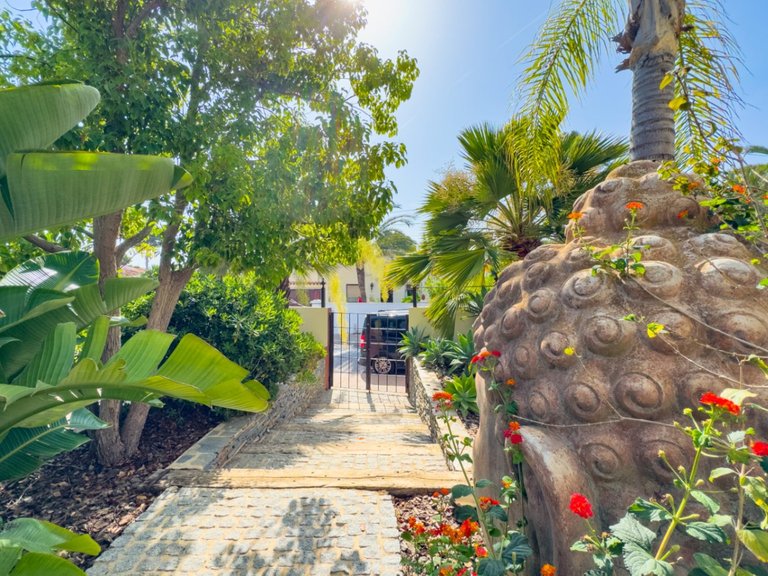 Villa for Sale in Albir, Alicante 34