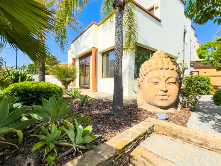 Villa for Sale in Albir, Alicante 6