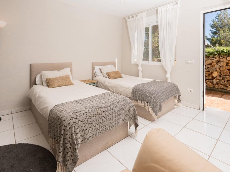 Villa for Sale in Inland Lliber, Alicante 8