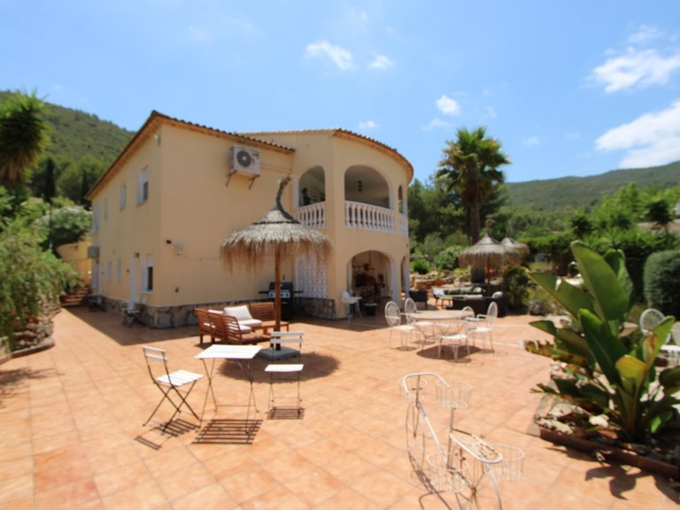 Villa for Sale in Inland Lliber, Alicante 2