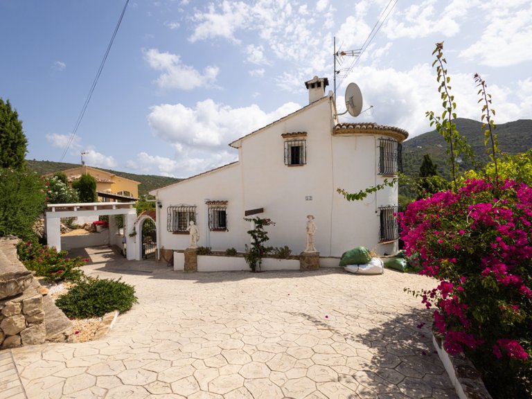 Villa for Sale in Inland Alcalalí, Alicante 32