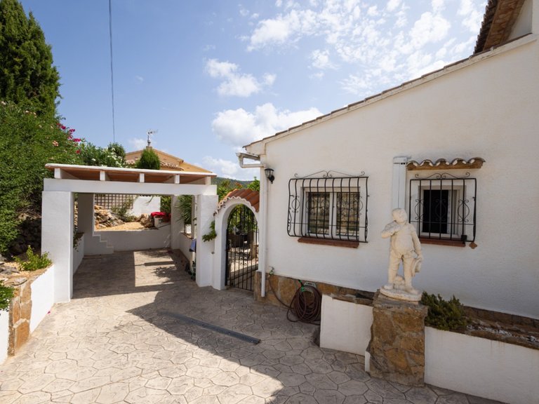 Villa for Sale in Inland Alcalalí, Alicante 41