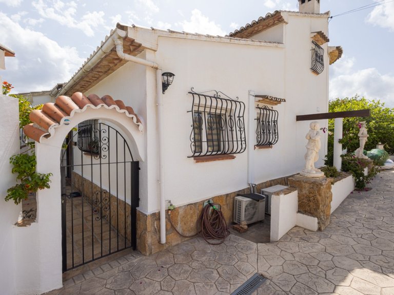 Villa for Sale in Inland Alcalalí, Alicante 42