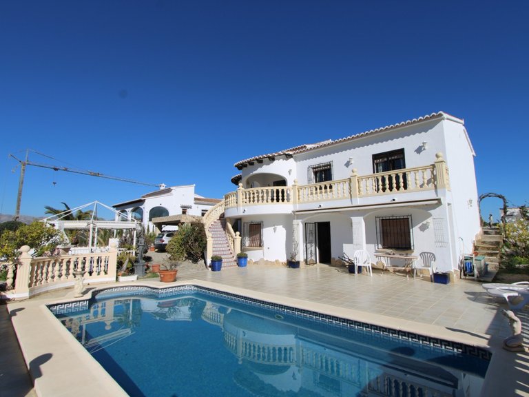 Villa for Sale in Inland Murla, Alicante 1