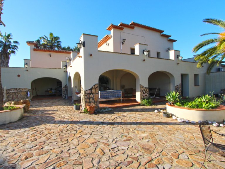 Villa for Sale in Inland Ondara, Alicante 46