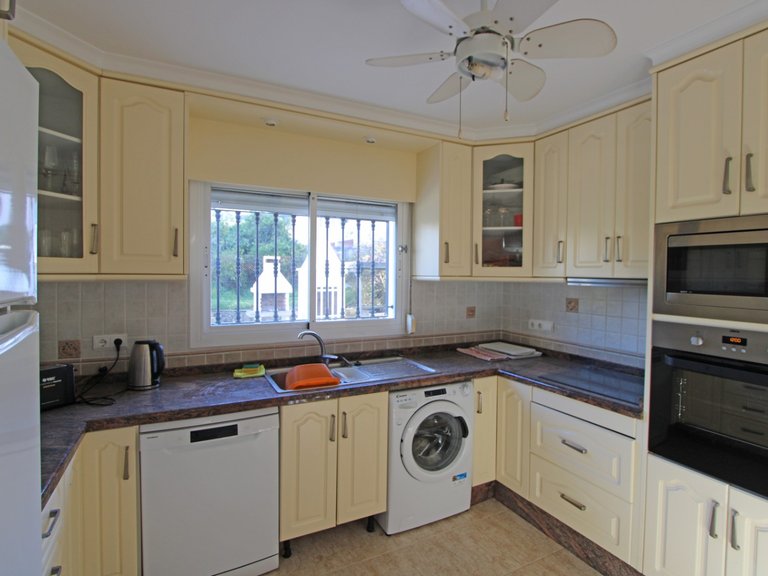 Villa for Sale in Inland Benidoleig, Alicante 9