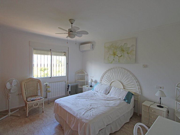 Villa for Sale in Inland Benidoleig, Alicante 12