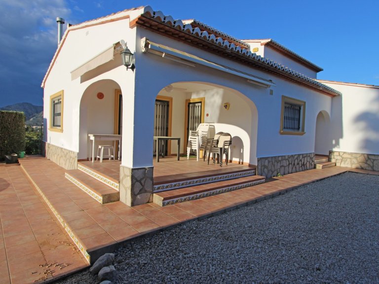 Villa for Sale in Inland Benidoleig, Alicante 2