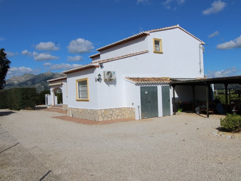 Villa for Sale in Inland Benidoleig, Alicante 20