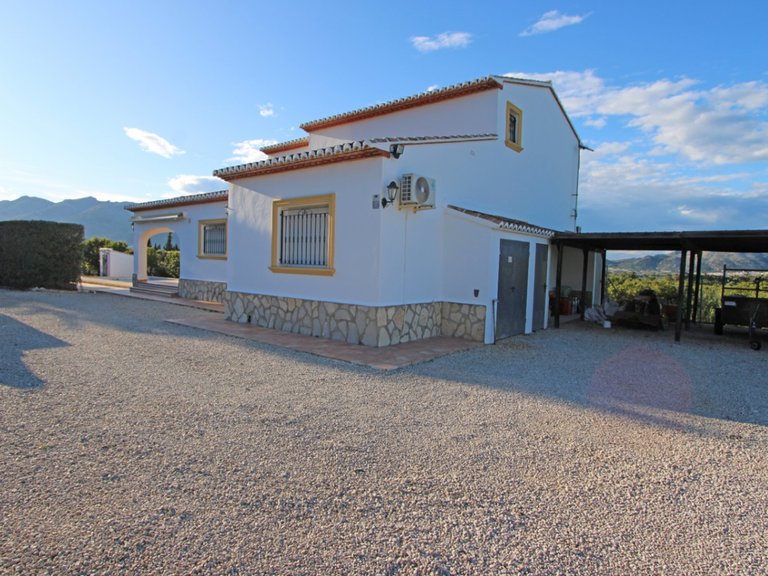 Villa for Sale in Inland Benidoleig, Alicante 19
