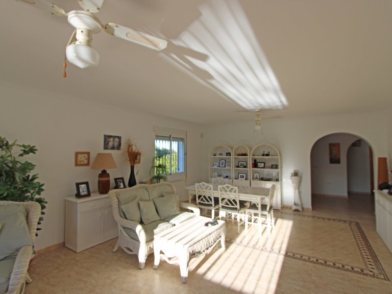 Villa for Sale in Inland Benidoleig, Alicante 5