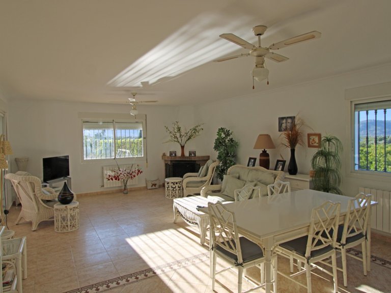 Villa for Sale in Inland Benidoleig, Alicante 7