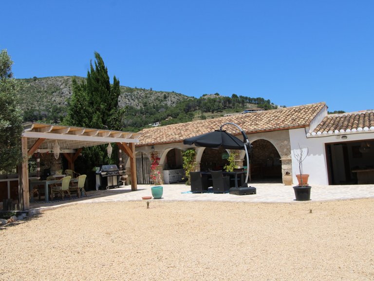 Villa for Sale in Inland Alcalalí, Alicante 1